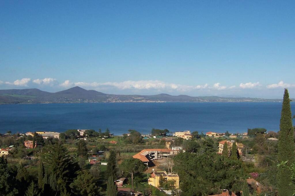 Casa Vacanze Gli Oleandri Bracciano  Buitenkant foto